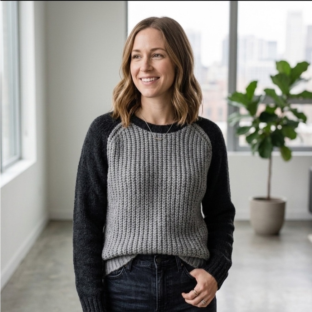 John + Jenn | Anthro | Two-Tone Gray & Black Sweater | Sz M